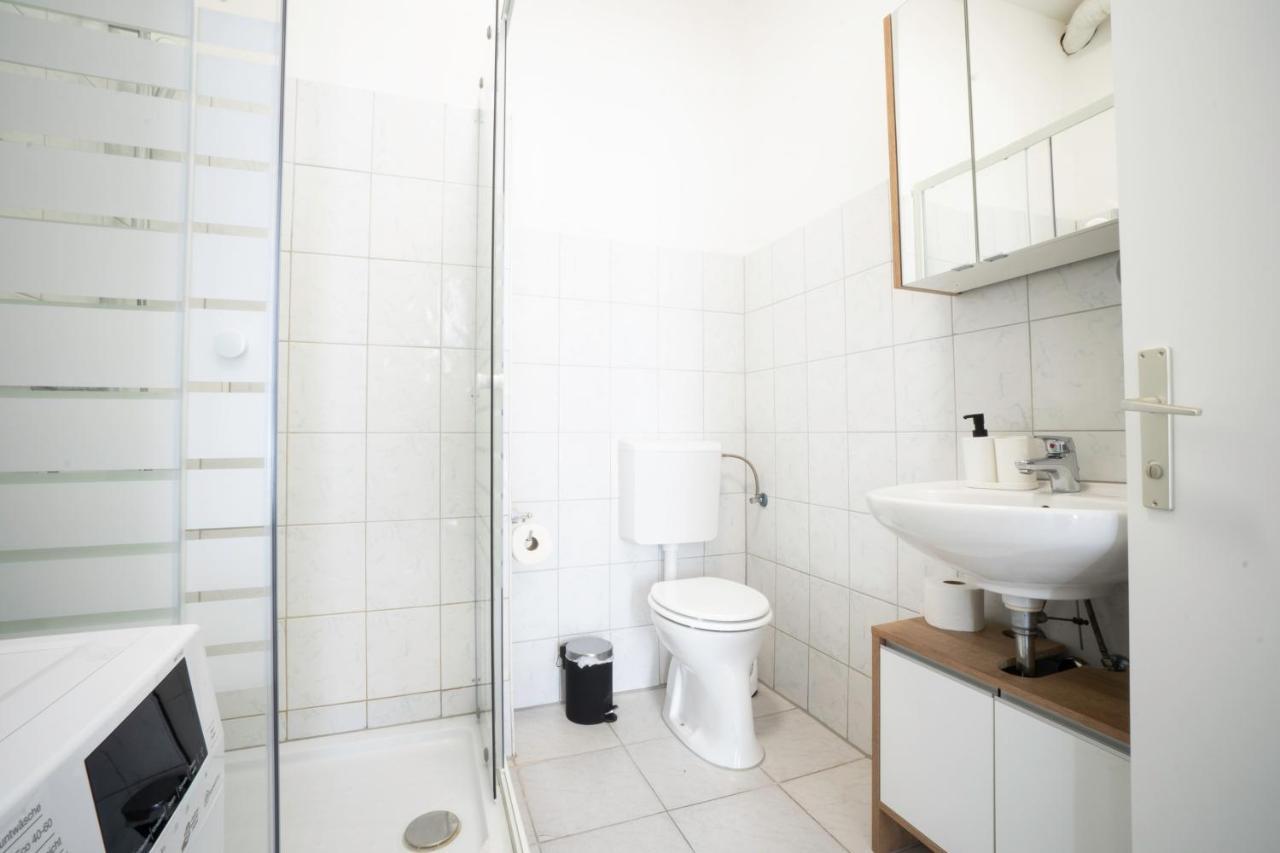 Modern 1-Bedroom Apartment Next To Praterstern Vienna Luaran gambar