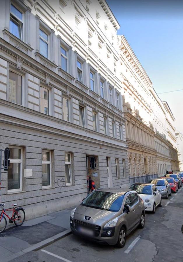 Modern 1-Bedroom Apartment Next To Praterstern Vienna Luaran gambar